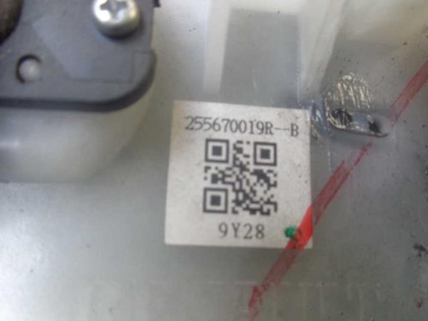 COMMODO RENAULT MEGANE - Vue 5